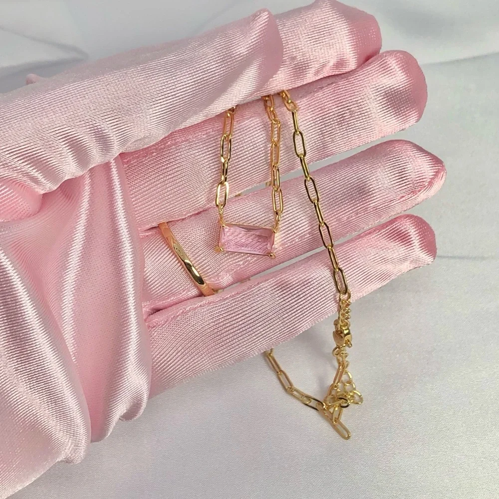 👙$5 Clear Out Sale👛
✨🕯️Rectangle cut Pink stone Chain Necklace - Picture 3 of 5